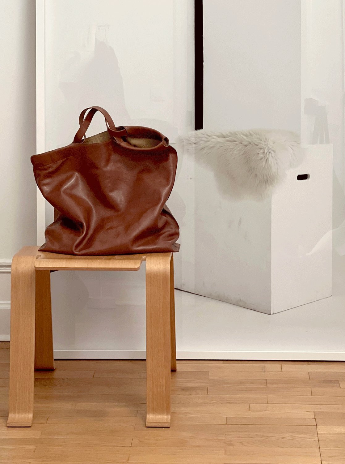BEA MOMBAERS – GASPARD SHOP