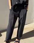 TWO NY - Barrel-leg pants in Black