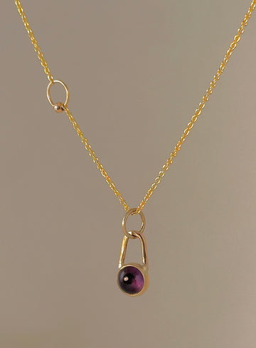 JANE HOLLINGER - 14k yellow gold necklace with Amethyst pendant