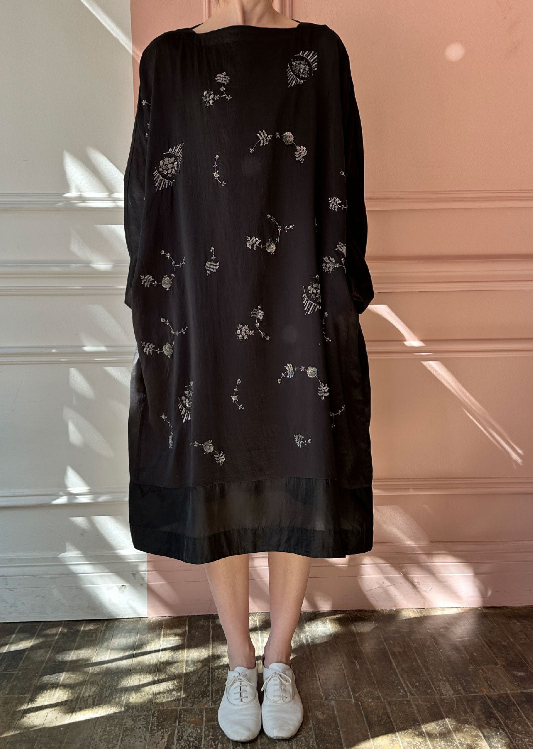 AODRESS - Square neck dress with sequins and beads in Black
