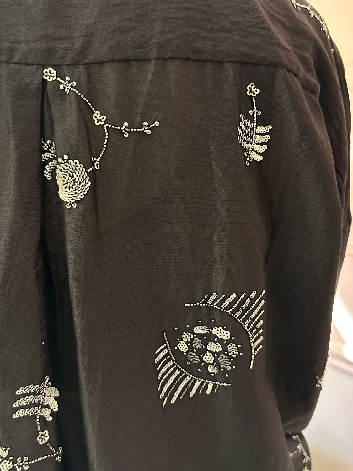 AODRESS - Small Collar Shirt in Black