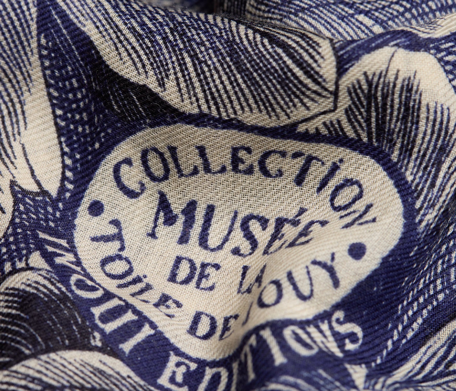 INOUI EDITIONS - Square Scarf 100 Arboris in Navy