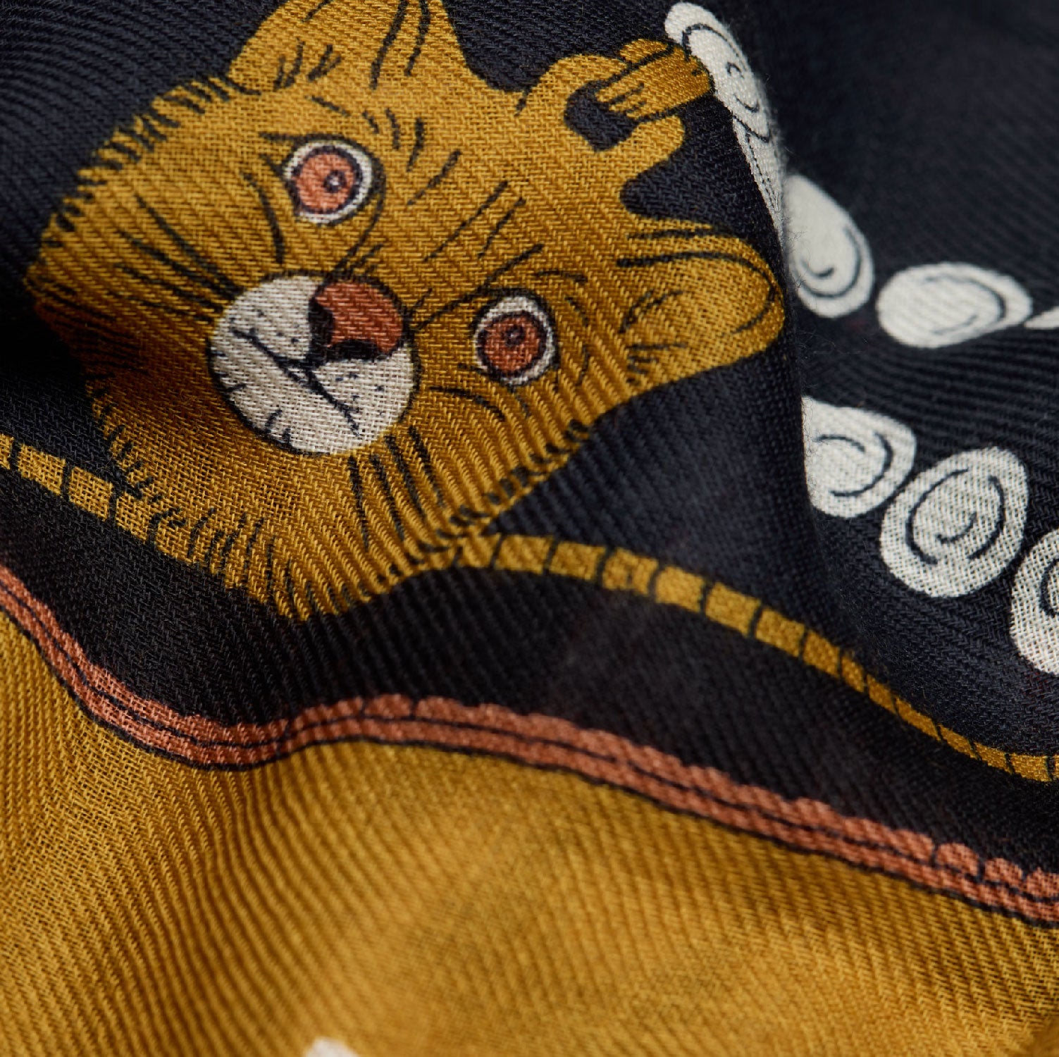 INOUI EDITIONS - 70 Collectionneur Scarf in Duck Blue