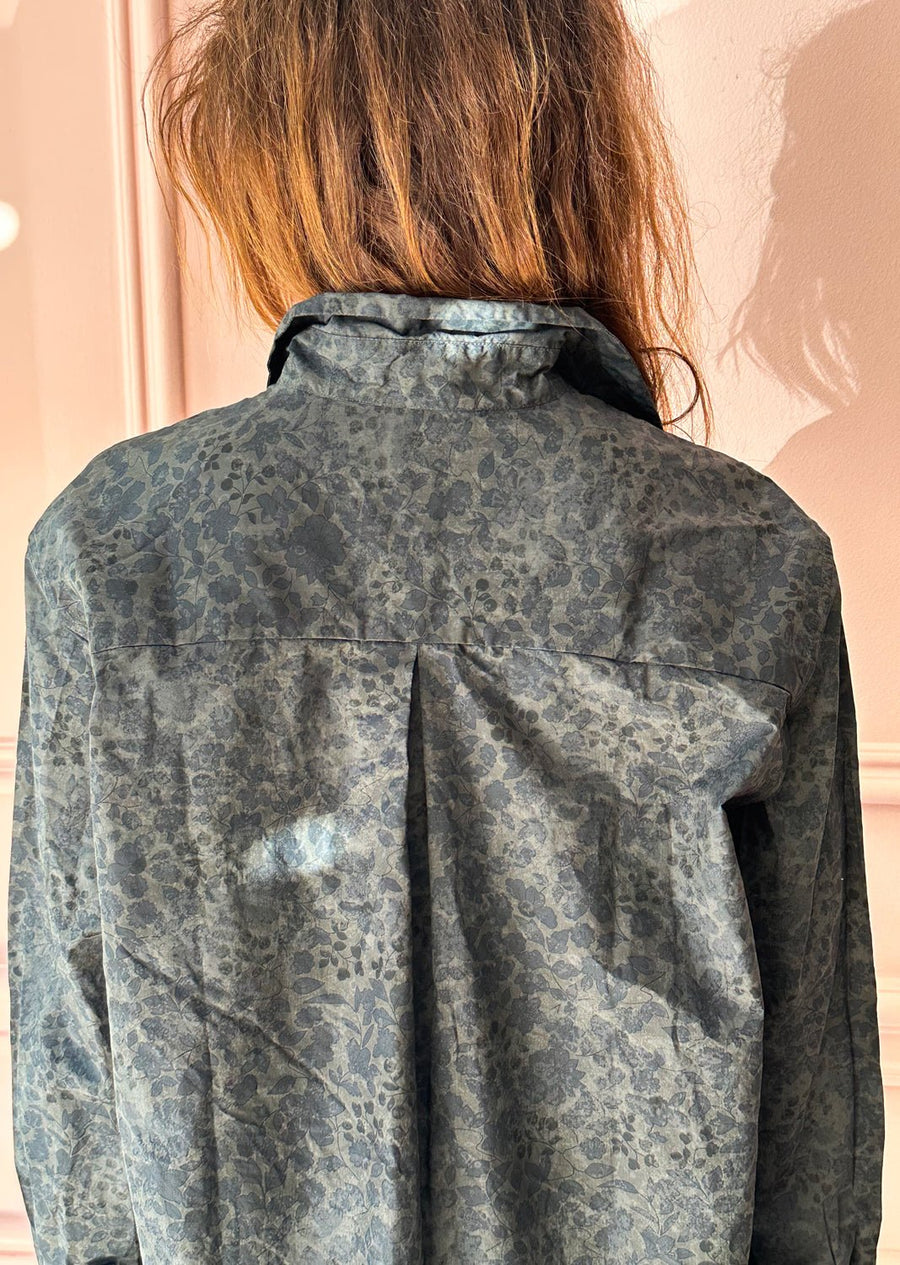 BERGFABEL - Loose Tyrol Shirt in Dark Flower