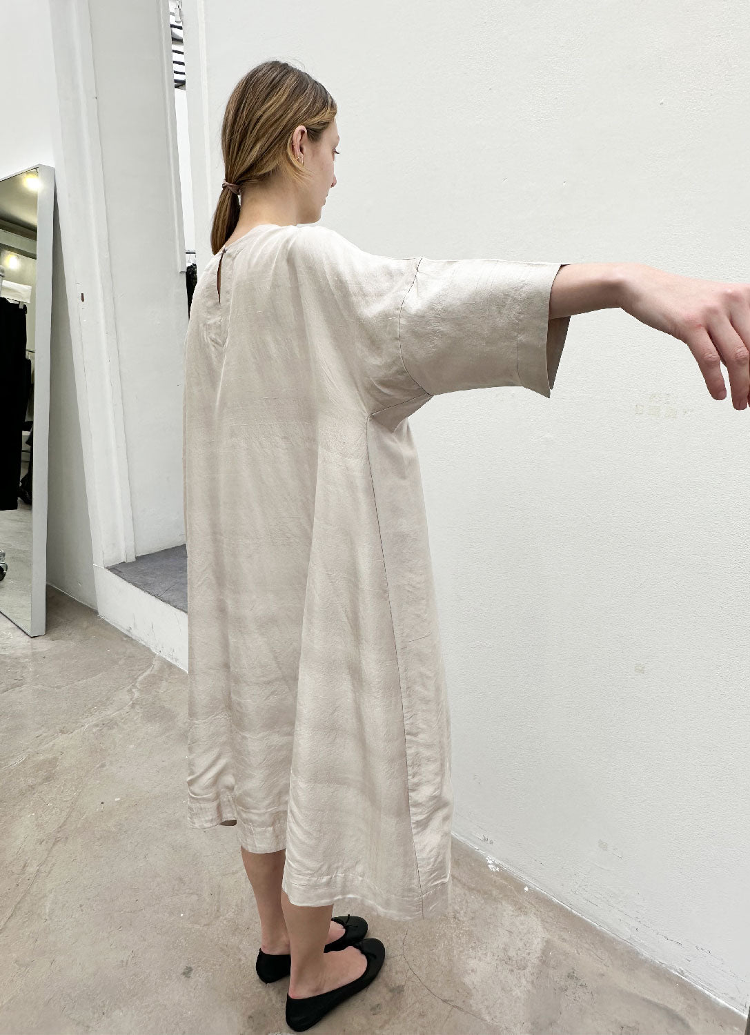 AODRESS - Hapi Dress in Light Grey