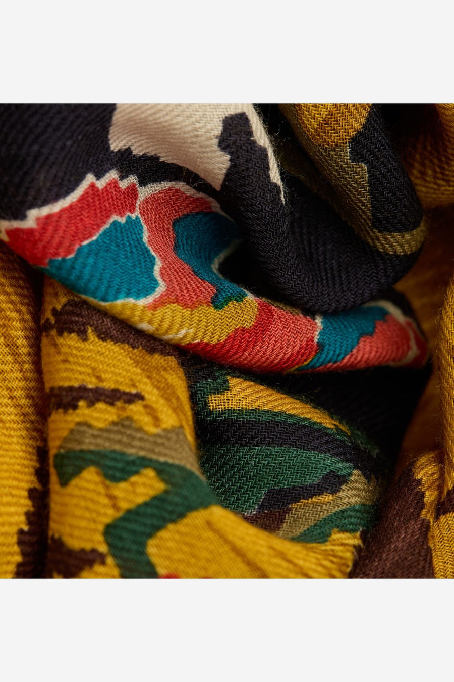 INOUI EDITIONS - 70 Jorgen Scarf in MULTICO