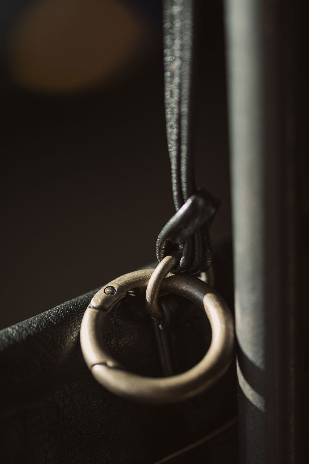 LIHANN GEORGE - Crushed Grain Leather Didi Cross Body Bag in Black