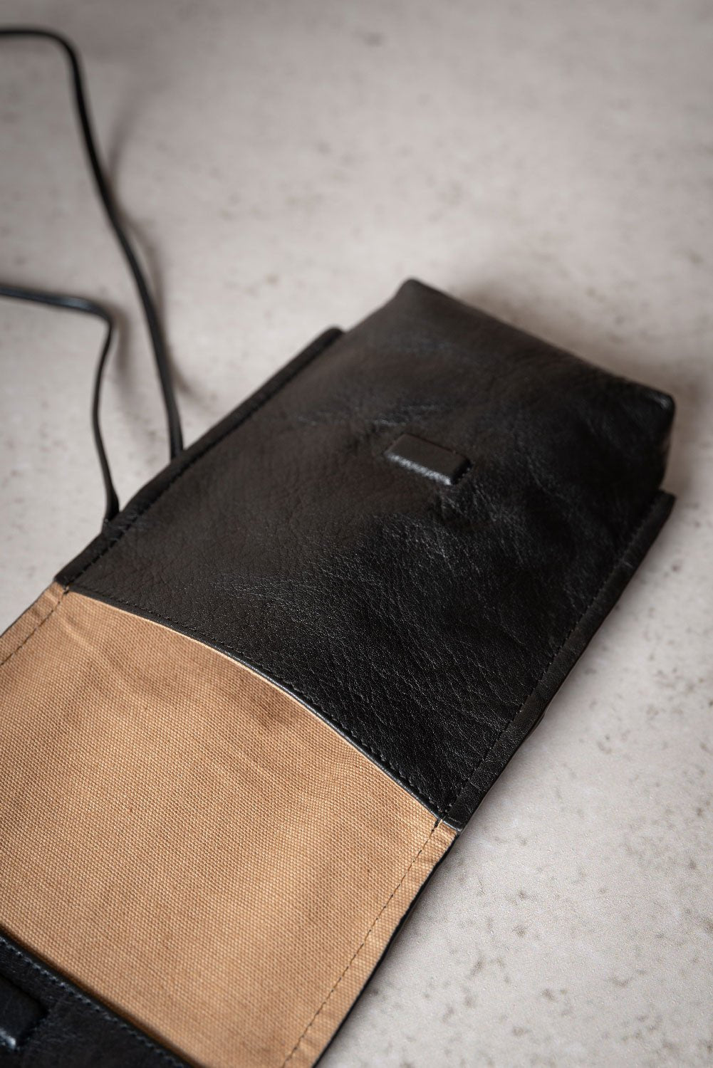 LIHANN GEORGE - Crushed Grain Leather Didi Cross Body Bag in Black