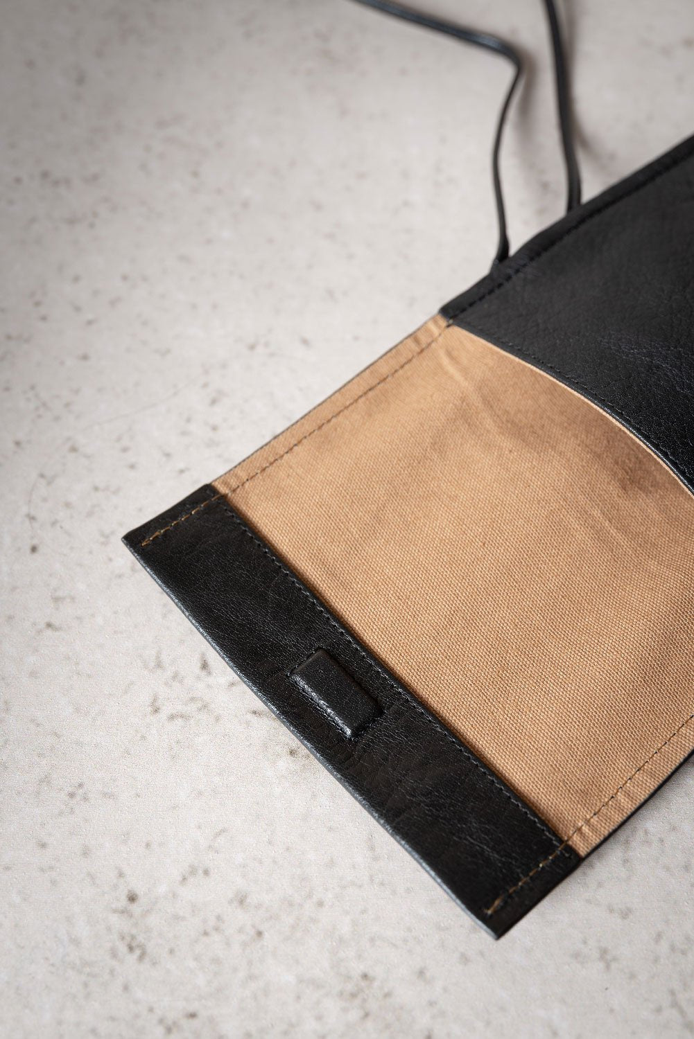 LIHANN GEORGE - Crushed Grain Leather Didi Cross Body Bag in Black