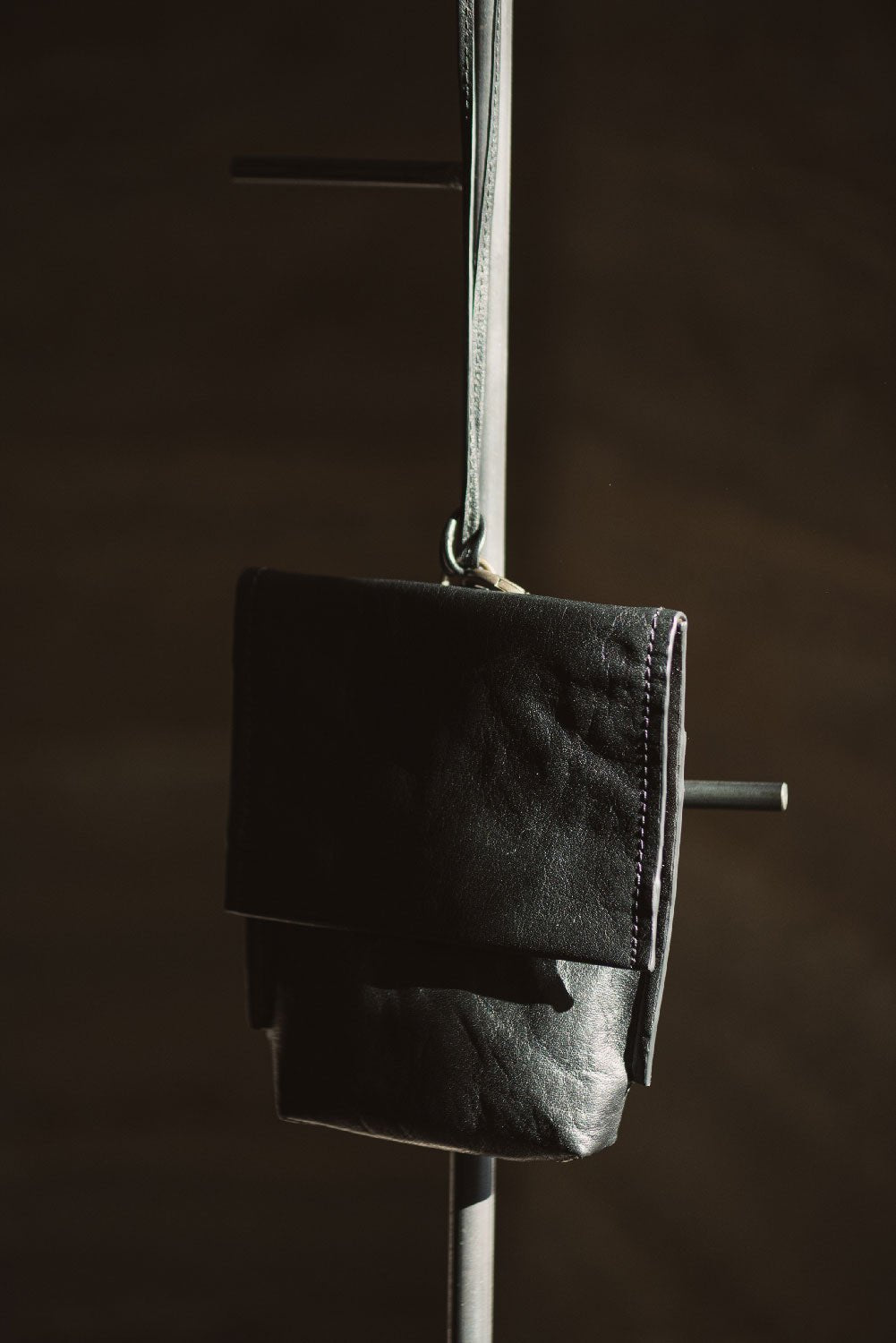 LIHANN GEORGE - Crushed Grain Leather Didi Cross Body Bag in Black