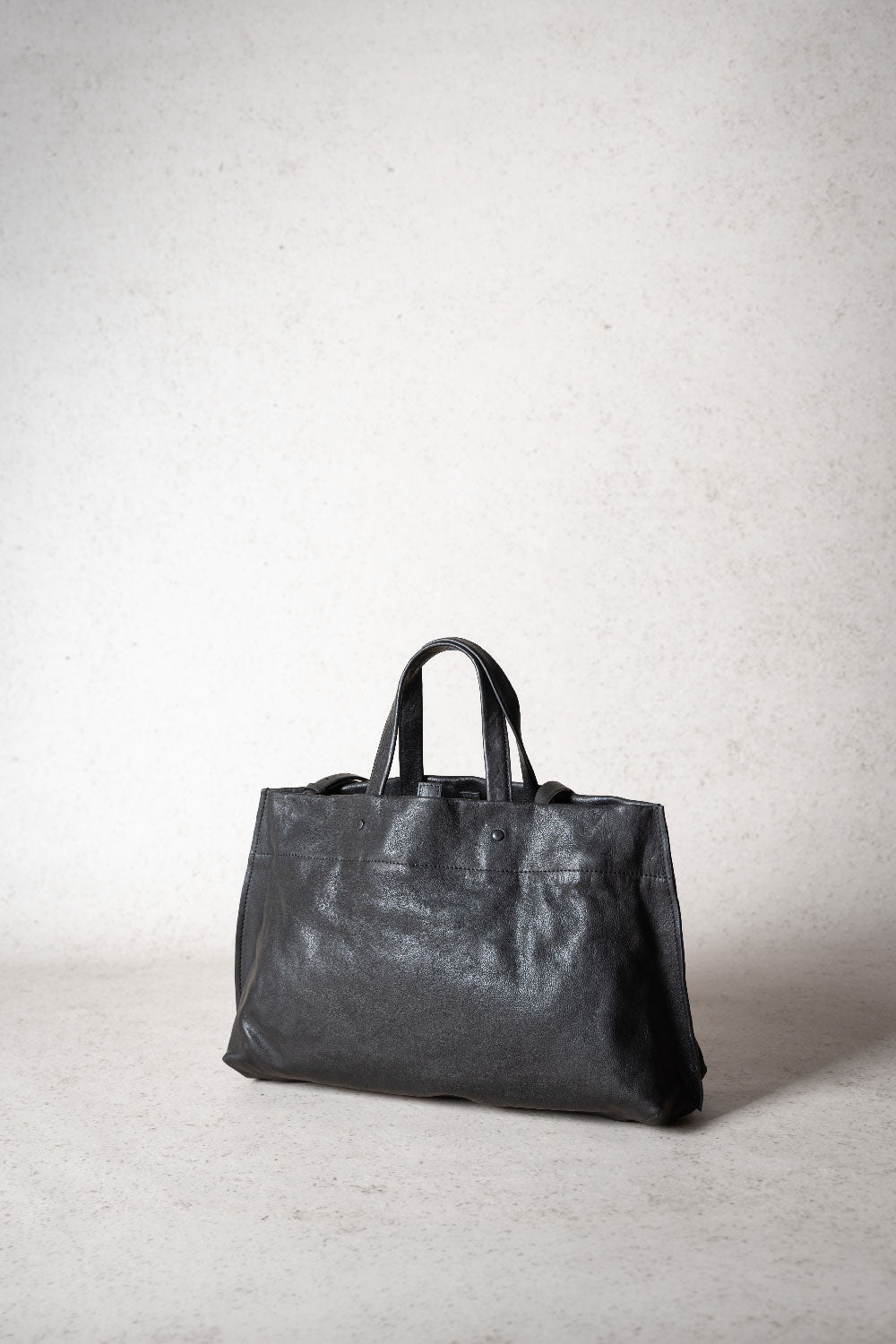 LIHANN GEORGE - Matte Natural Grain Leather ELLI Bag in Black