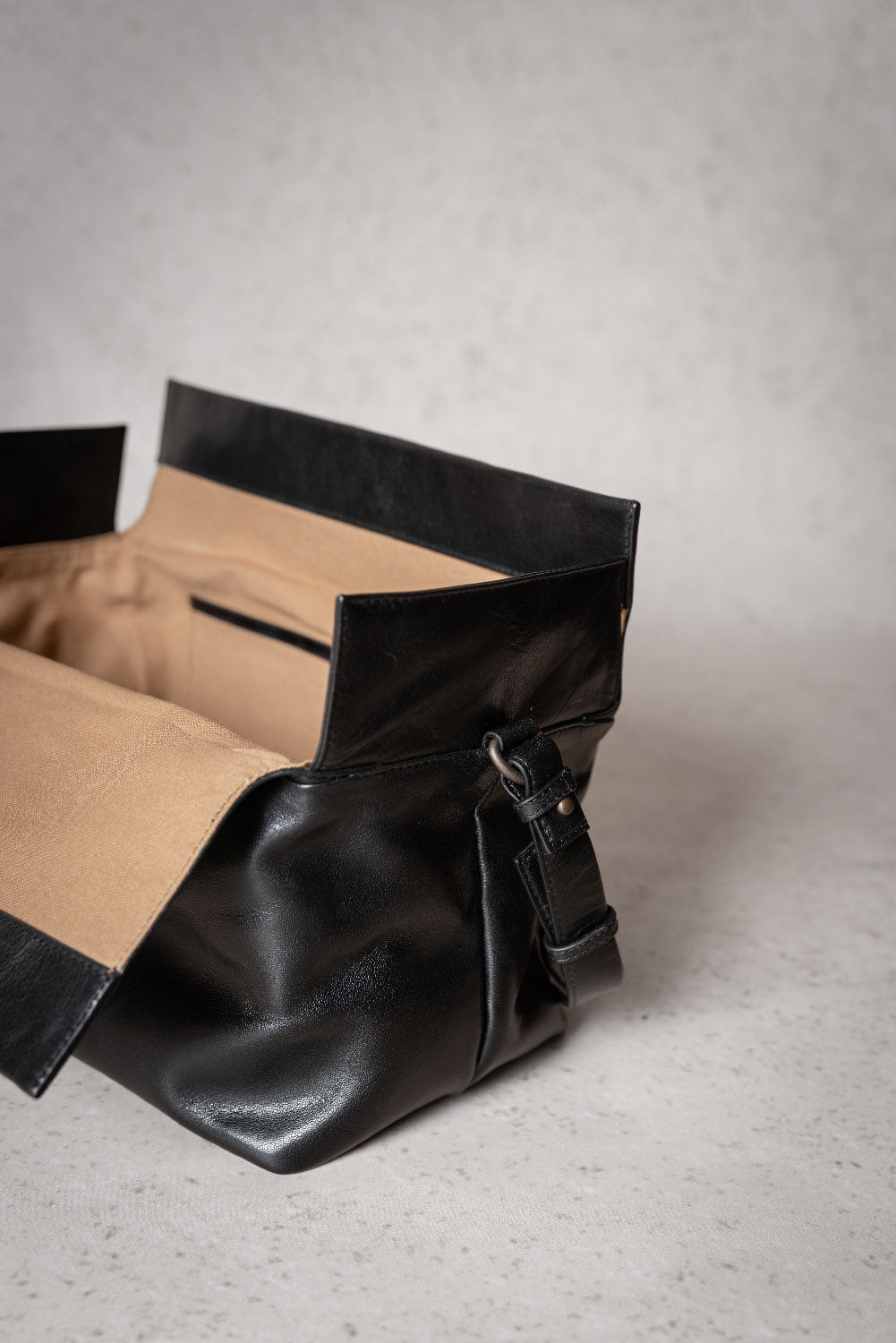 LIHANN GEORGE - Matte Natural Grain Leather LILI Bag in Black