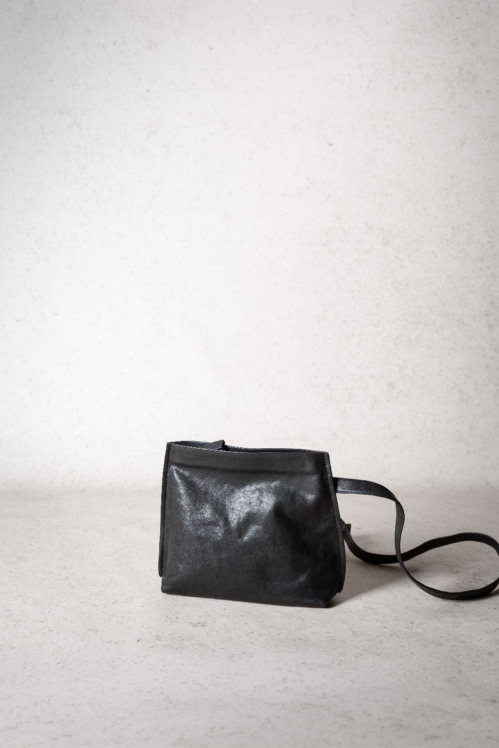 LIHANN GEORGE - Matte Natural Grain Leather SIENI Bag in BLACK