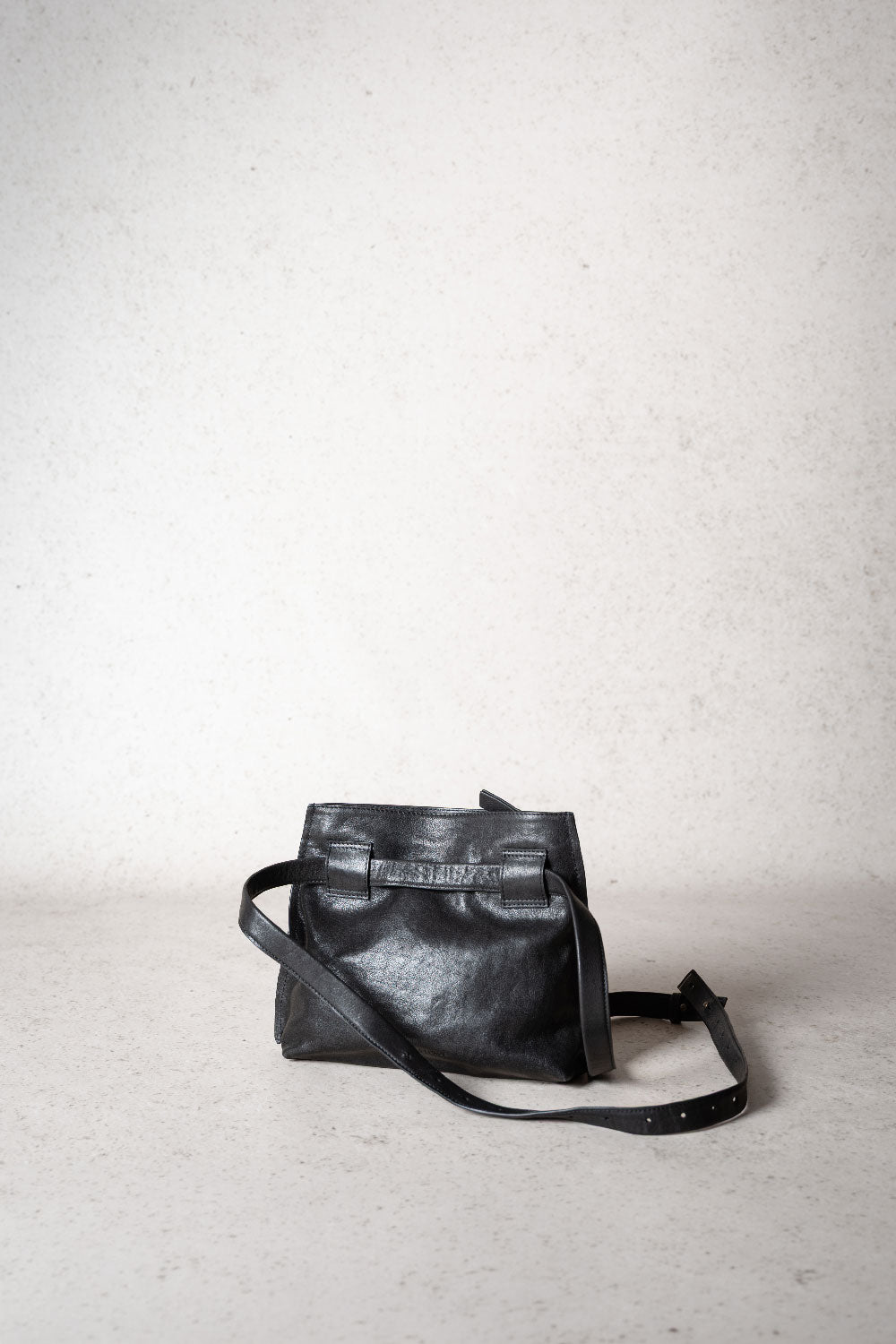 LIHANN GEORGE - Matte Natural Grain Leather SIENI Bag in BLACK
