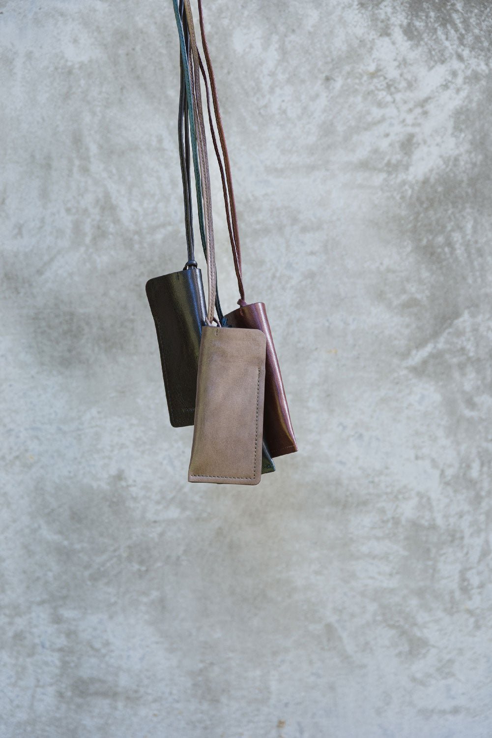 LIHANN GEORGE - Crushed Grain Leather SUNI Pouch in Black