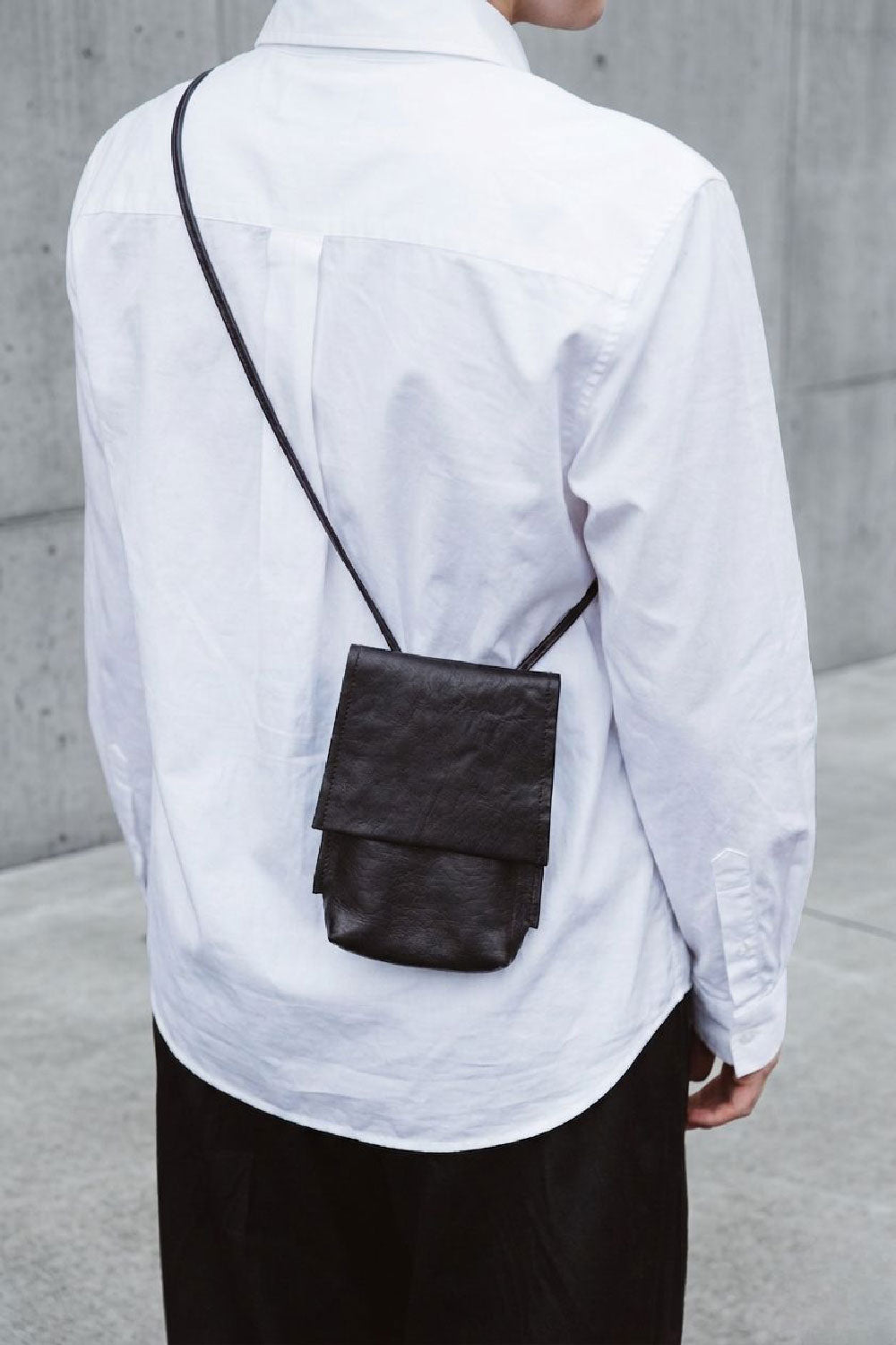 LIHANN GEORGE - Crushed Grain Leather Didi Cross Body Bag in Black
