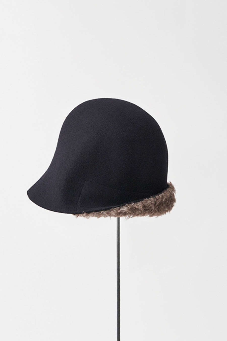 MATURE HA - Boa Hat in Black