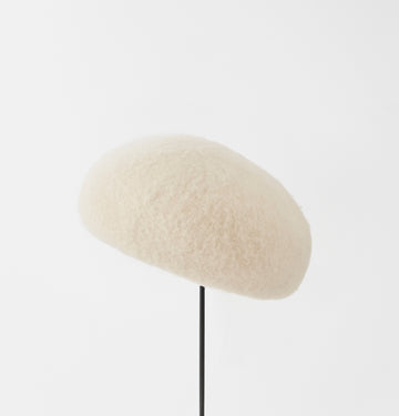 MATURE HA - Cashmere Beret in WHITE