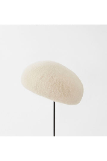 MATURE HA - Cashmere Beret in WHITE