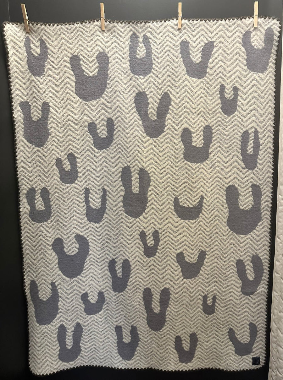 MINA PERHONEN - ONE CAT AND RABBITS Blanket in Blue-Grey