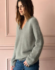 ROBERTO COLLINA - V-Neck Pullover in Taupe