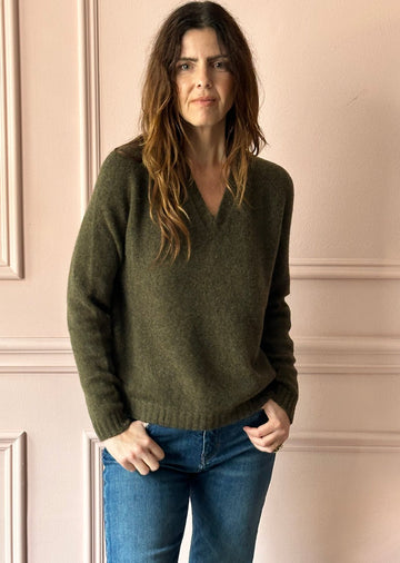 ROBERTO COLLINA - V-Neck Pullover in Army Green