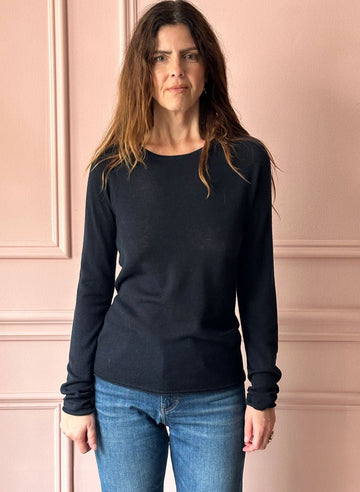 ROBERTO COLLINA - Fine Crewneck Long Sleeved Pullover in Navy