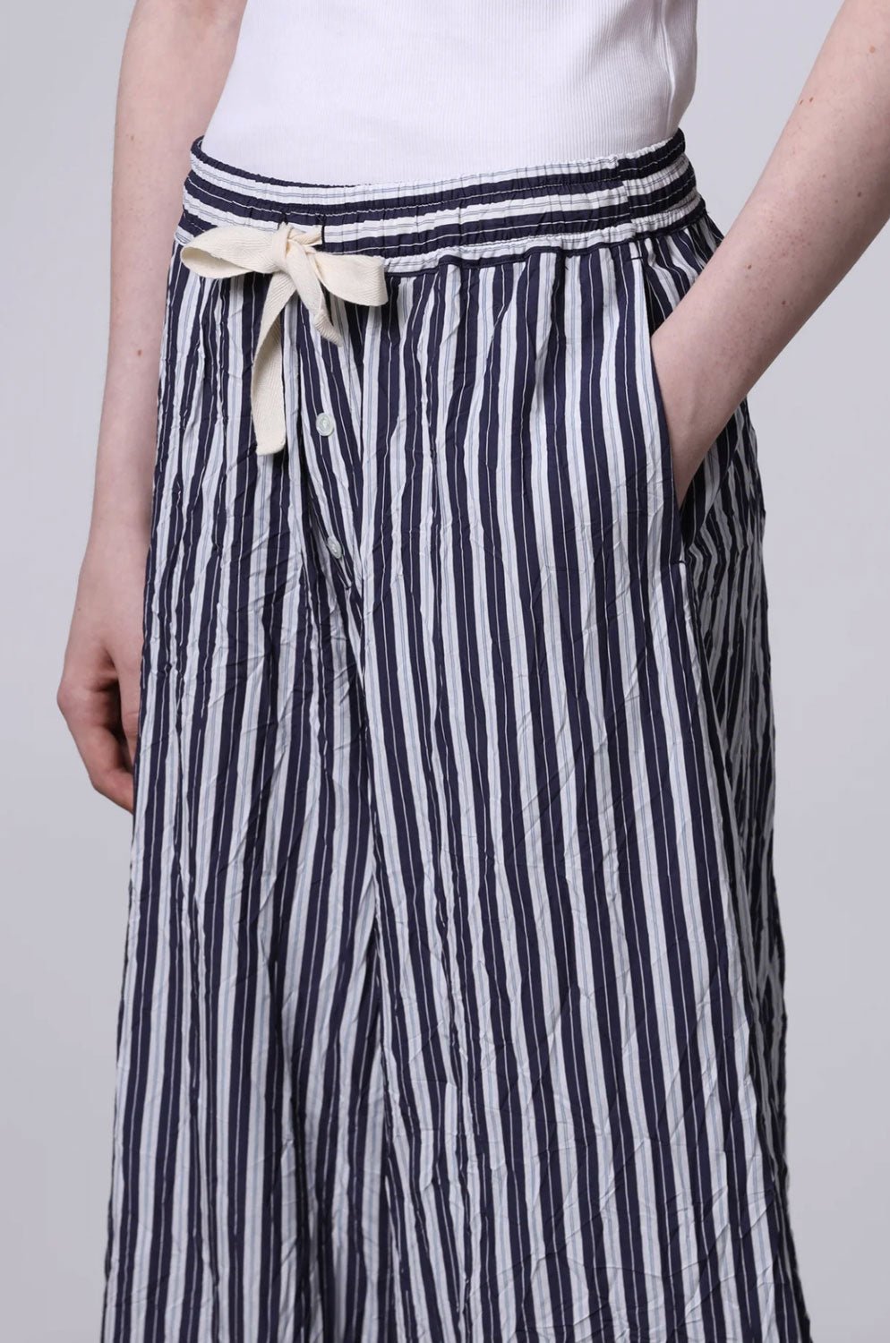 ROBERTO COLLINA - Wide legged Pants in Navy Stripes
