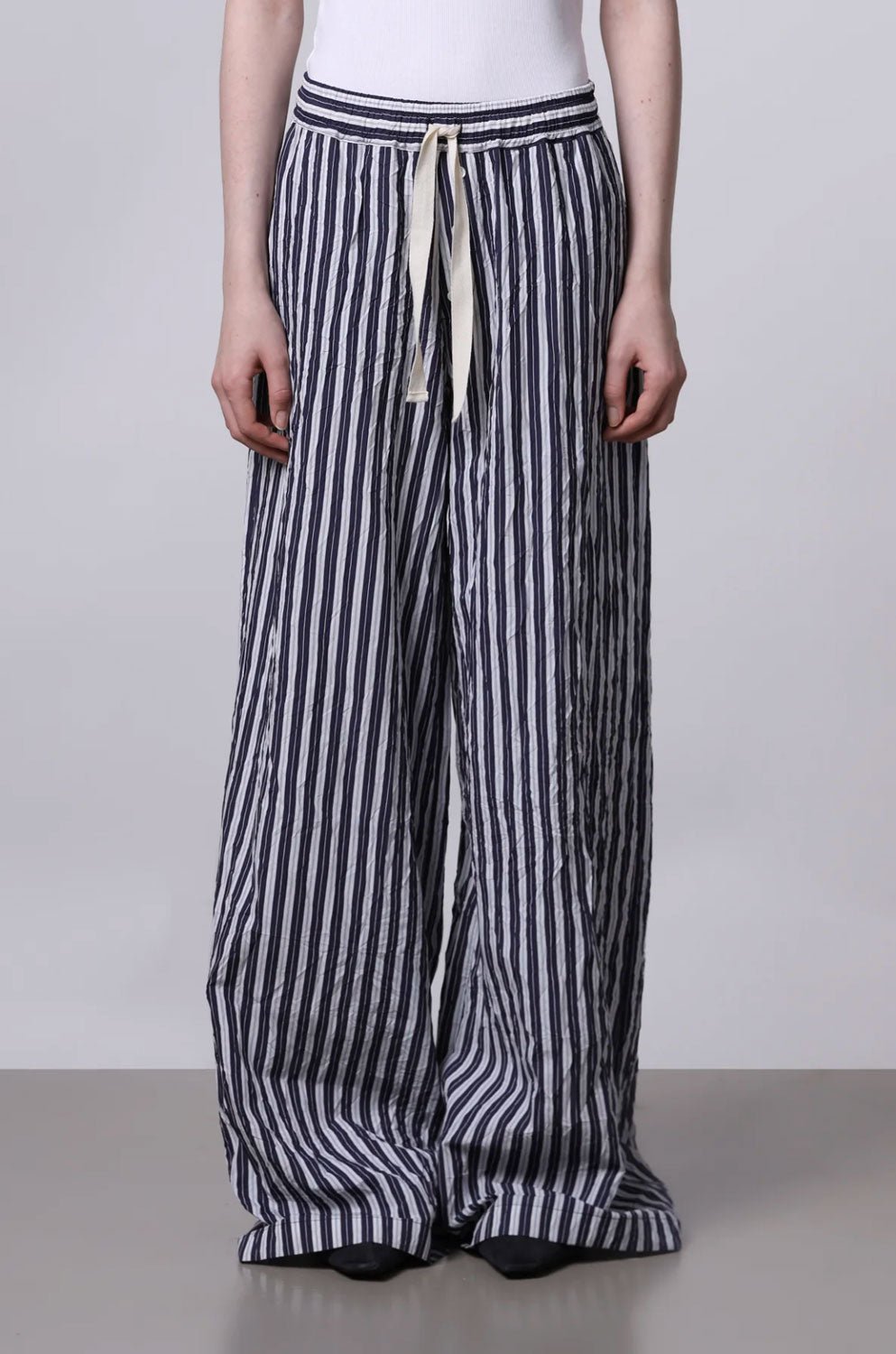 ROBERTO COLLINA - Wide legged Pants in Navy Stripes
