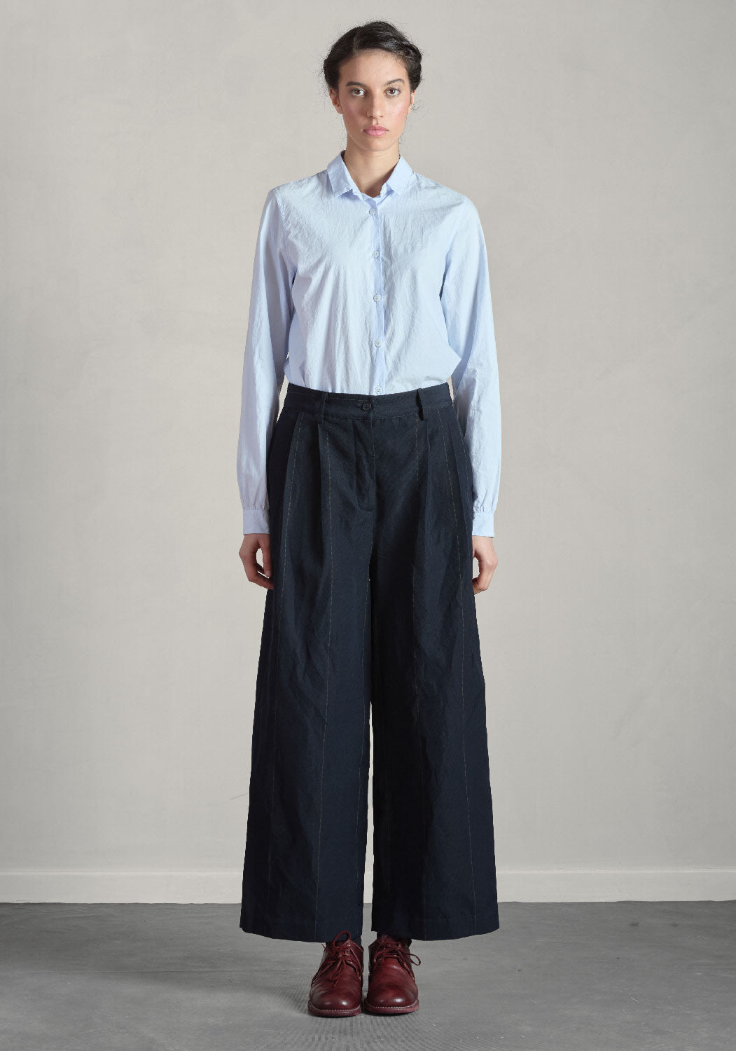 BERGFABEL - REBBY Pants in Navy Stripe