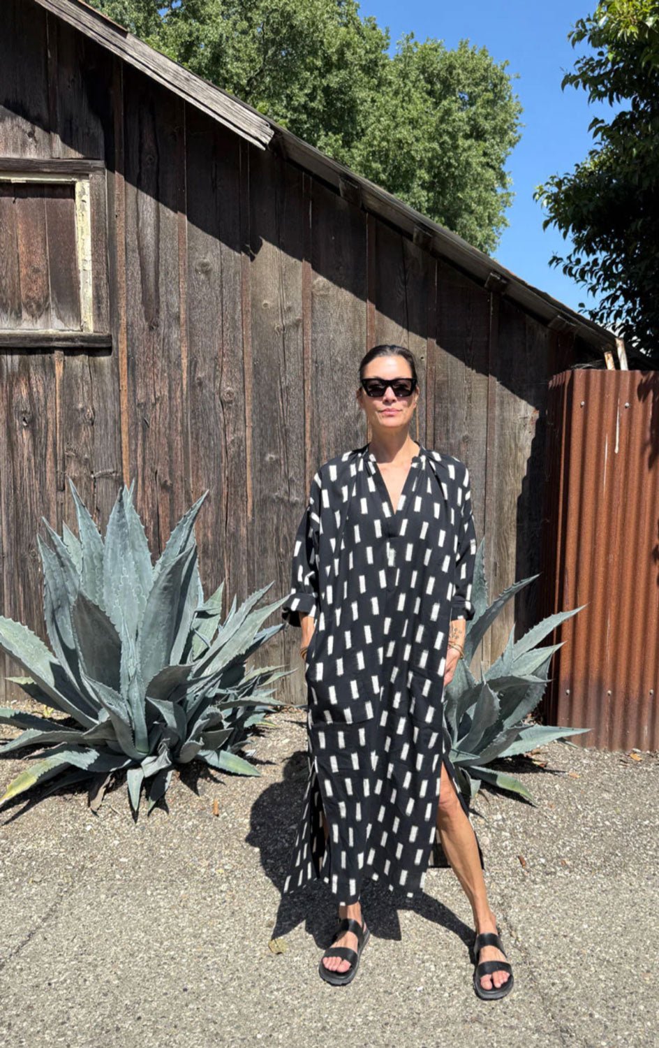 TWO NY - Ikat Woven Caftan in Black and White