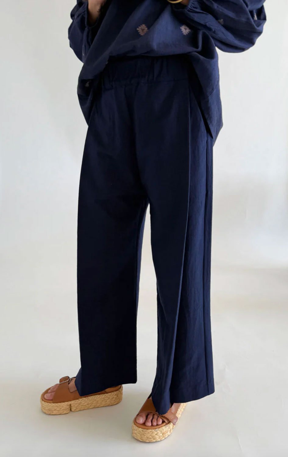 TWO NY - Wide Elastic Pleated Pant in Navy