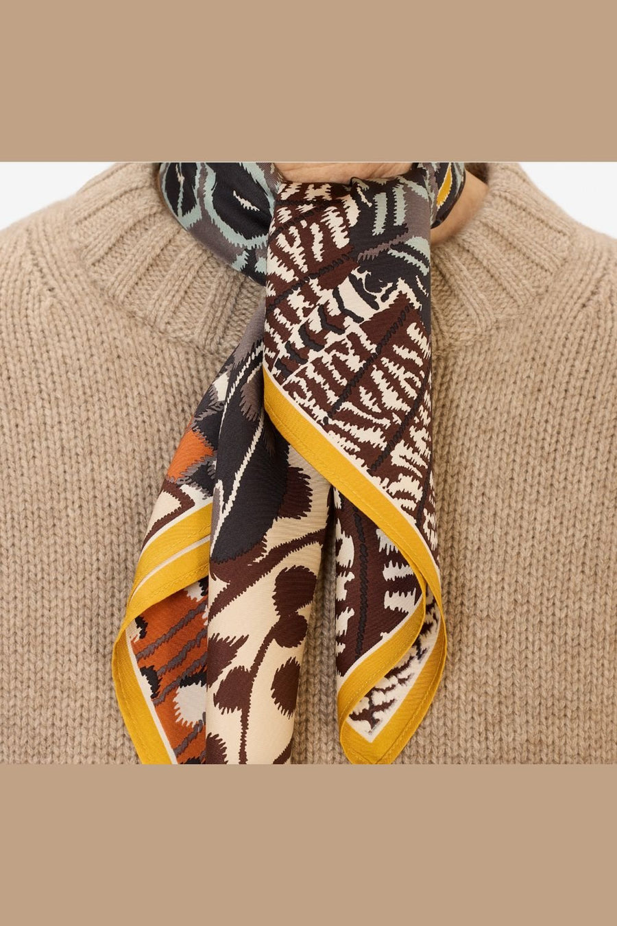 INOUI EDITIONS - Square 65 Papillons Scarf in Natural