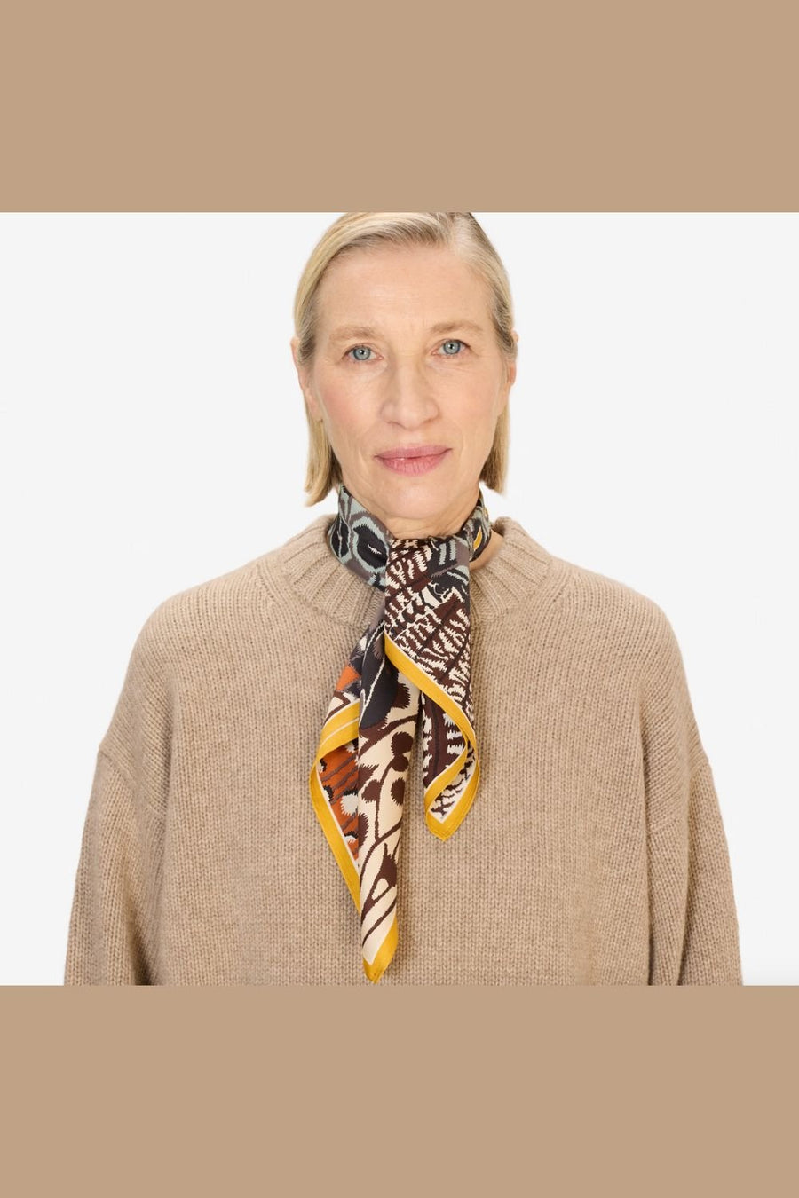 INOUI EDITIONS - Square 65 Papillons Scarf in Natural