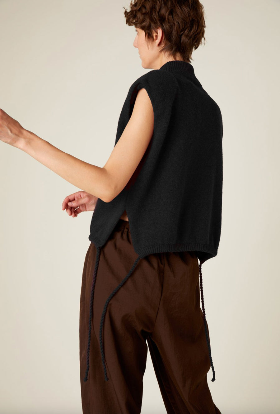 VERONIQUE LEROY - Drawstring Knit Vest in Black