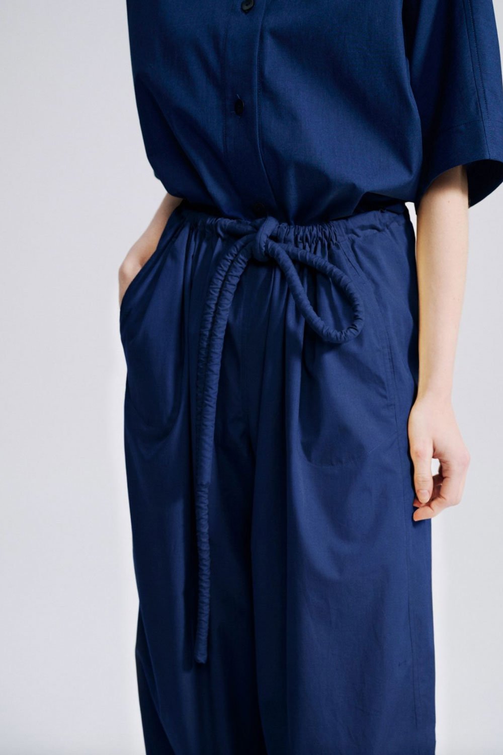 VERONIQUE LEROY - Poplin Drawstring Pants in Ink Blue