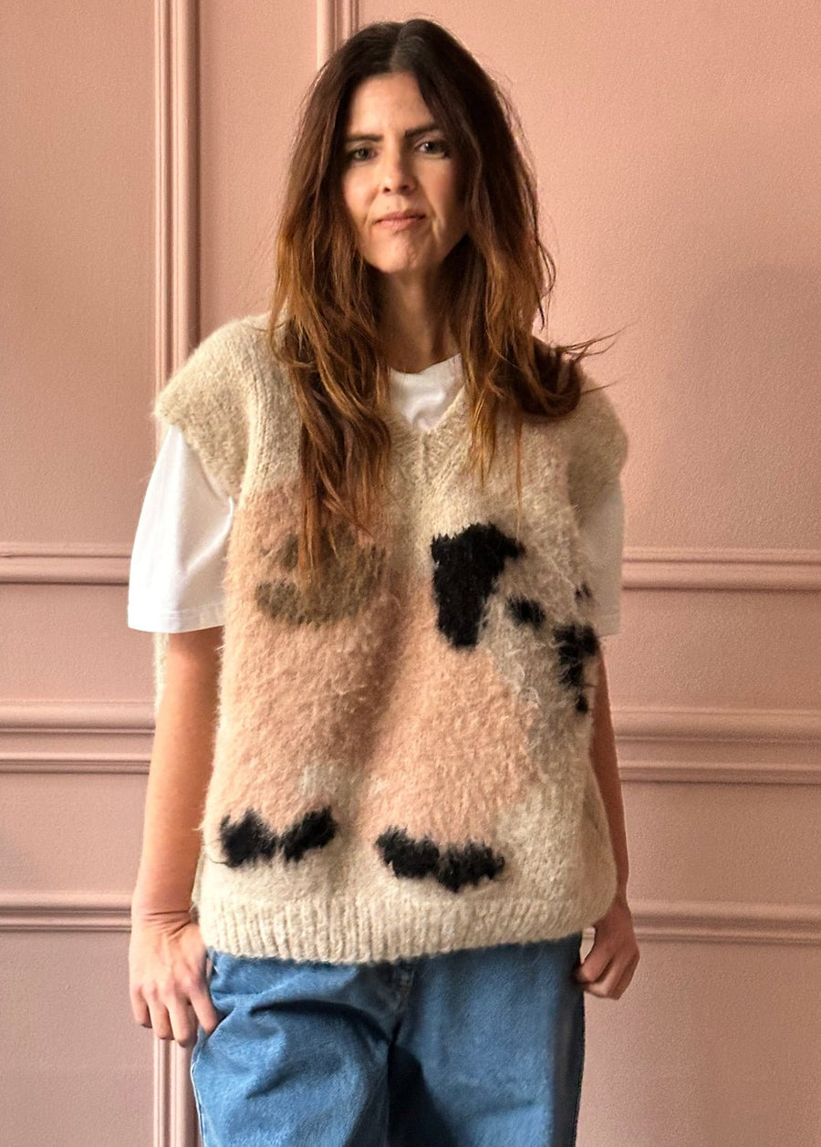 W.I.L.D. A.N.I.M.A.L.S. - Pug, Goats Vest in Beige