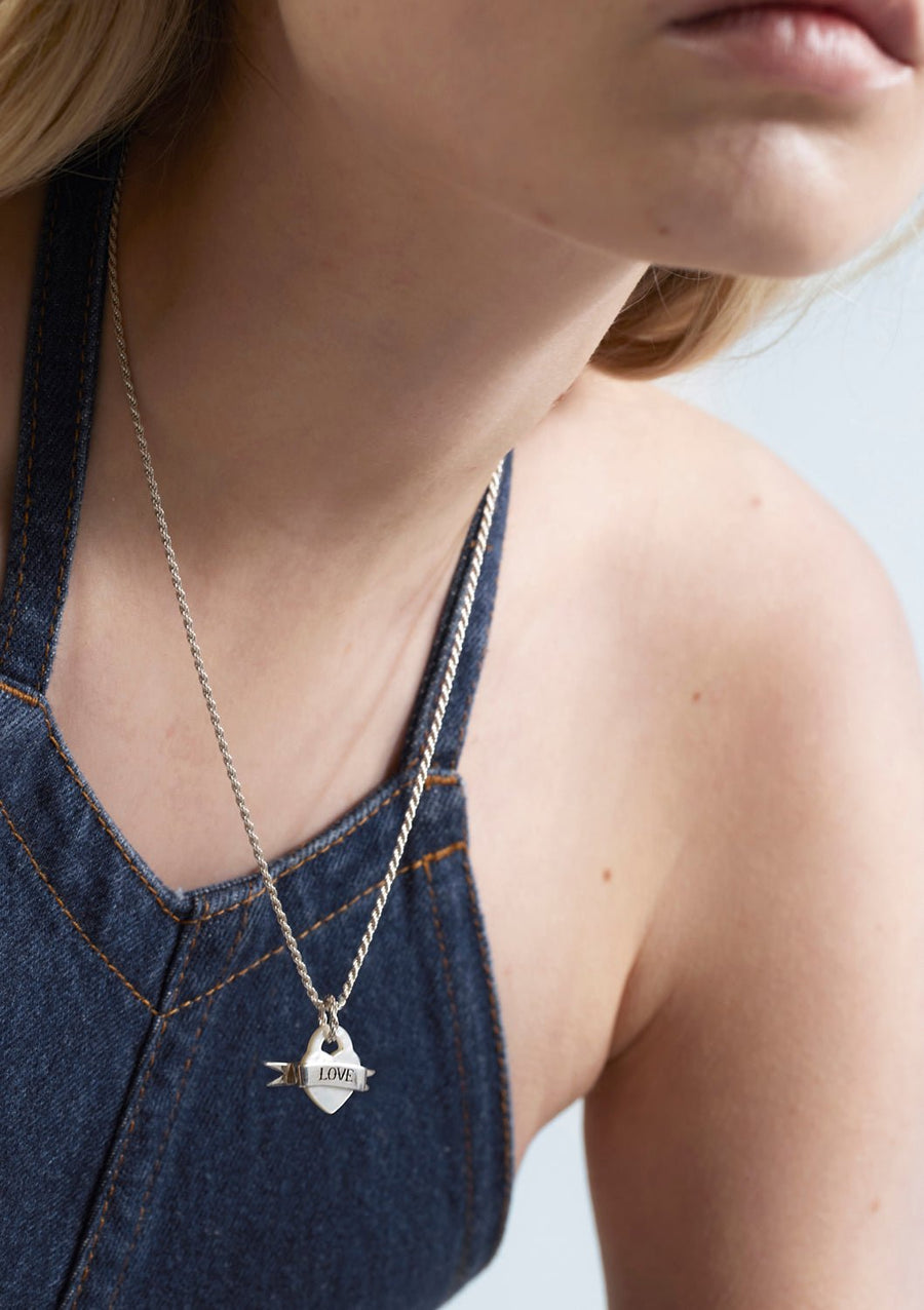 Wouters + Hendrix - Rope Chain Necklace with Mother of Pearl Tattooed Heart Pendant "LOVE"