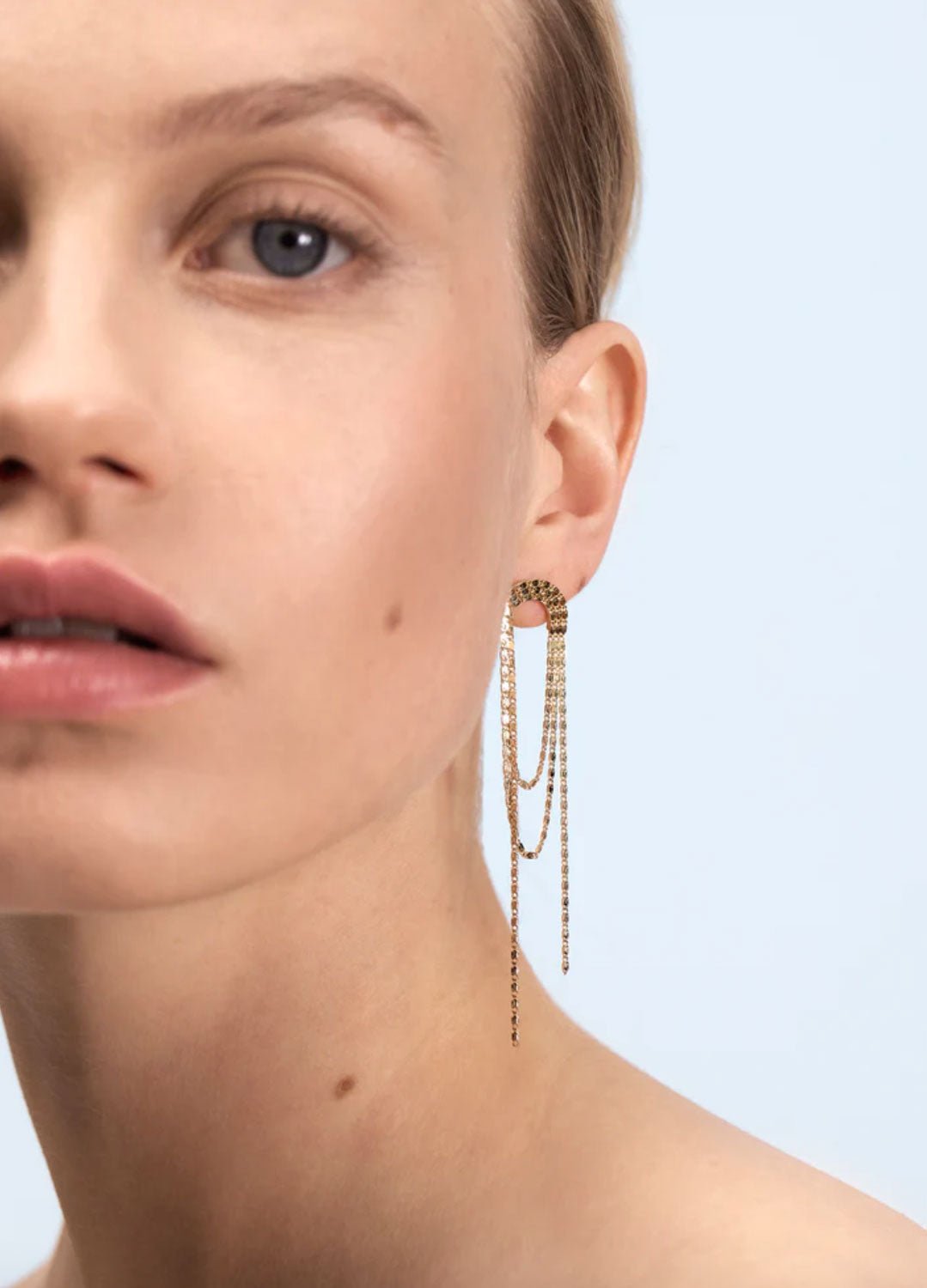 Wouters & Hendrix - Gold Falling Chain Earrings