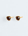 Wouters & Hendrix - Garnet Heart Stud Earrings in Gold