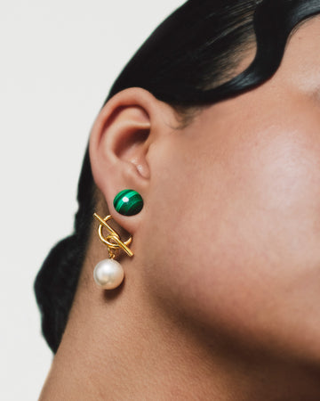 Wouters & Hendrix - Asymmetrical green malachite and pearl t-bar earrings