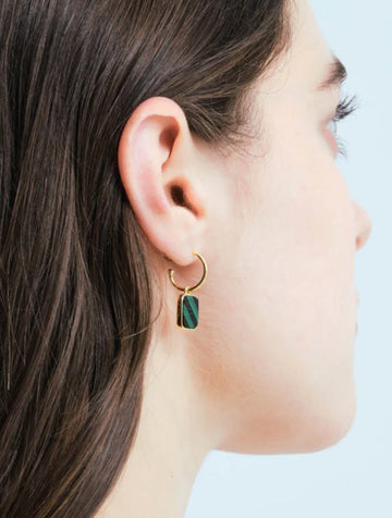 Wouters & Hendrix - Single Gold Hoop Earring with Malachite and Onyx Pendant