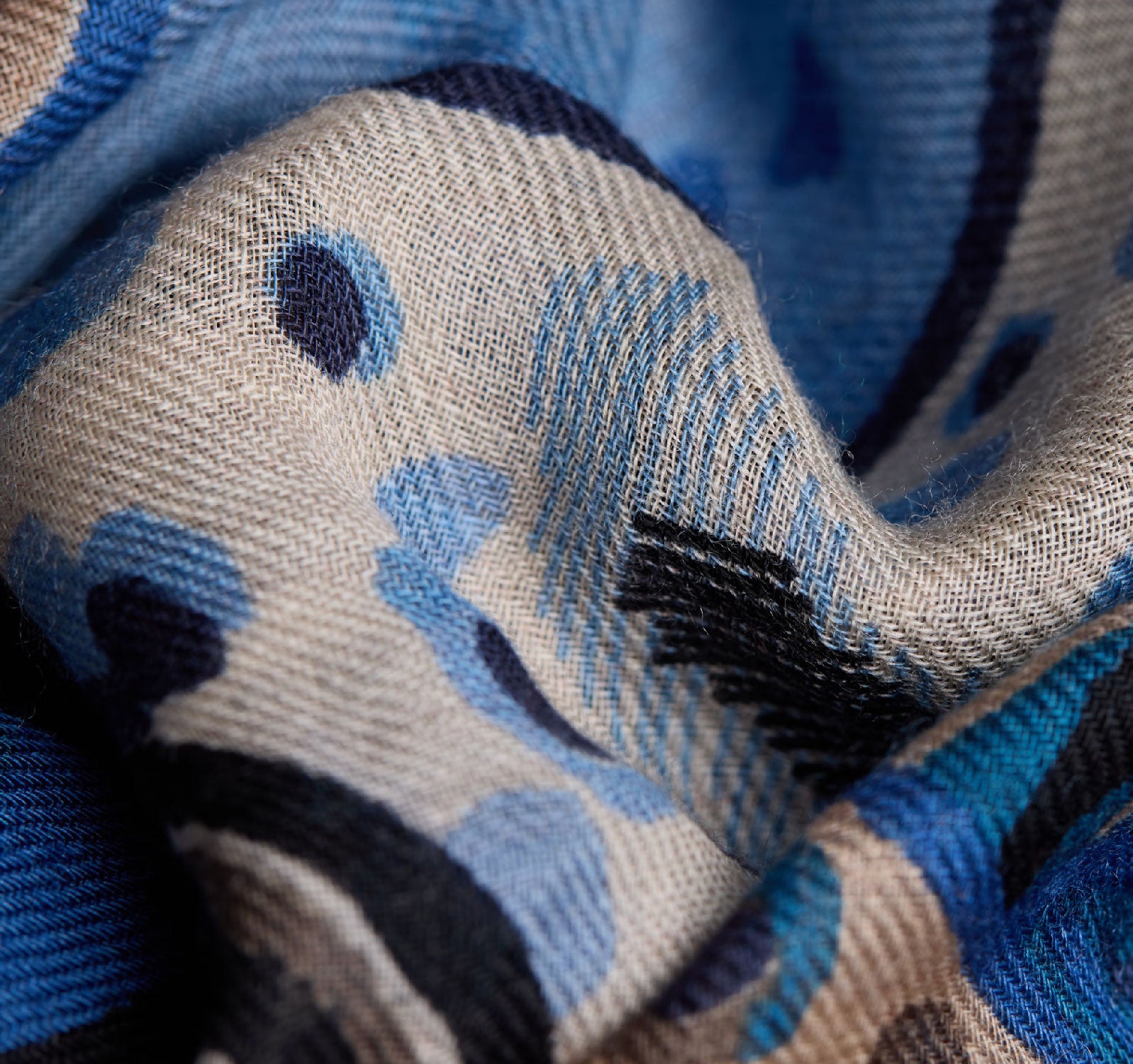 INOUI EDITIONS -130 Western Square Scarf in Blue