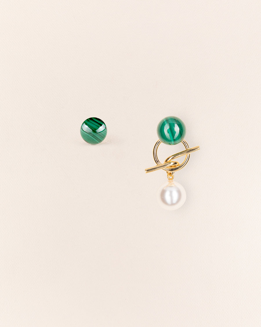 Wouters & Hendrix - Asymmetrical green malachite and pearl t-bar earrings