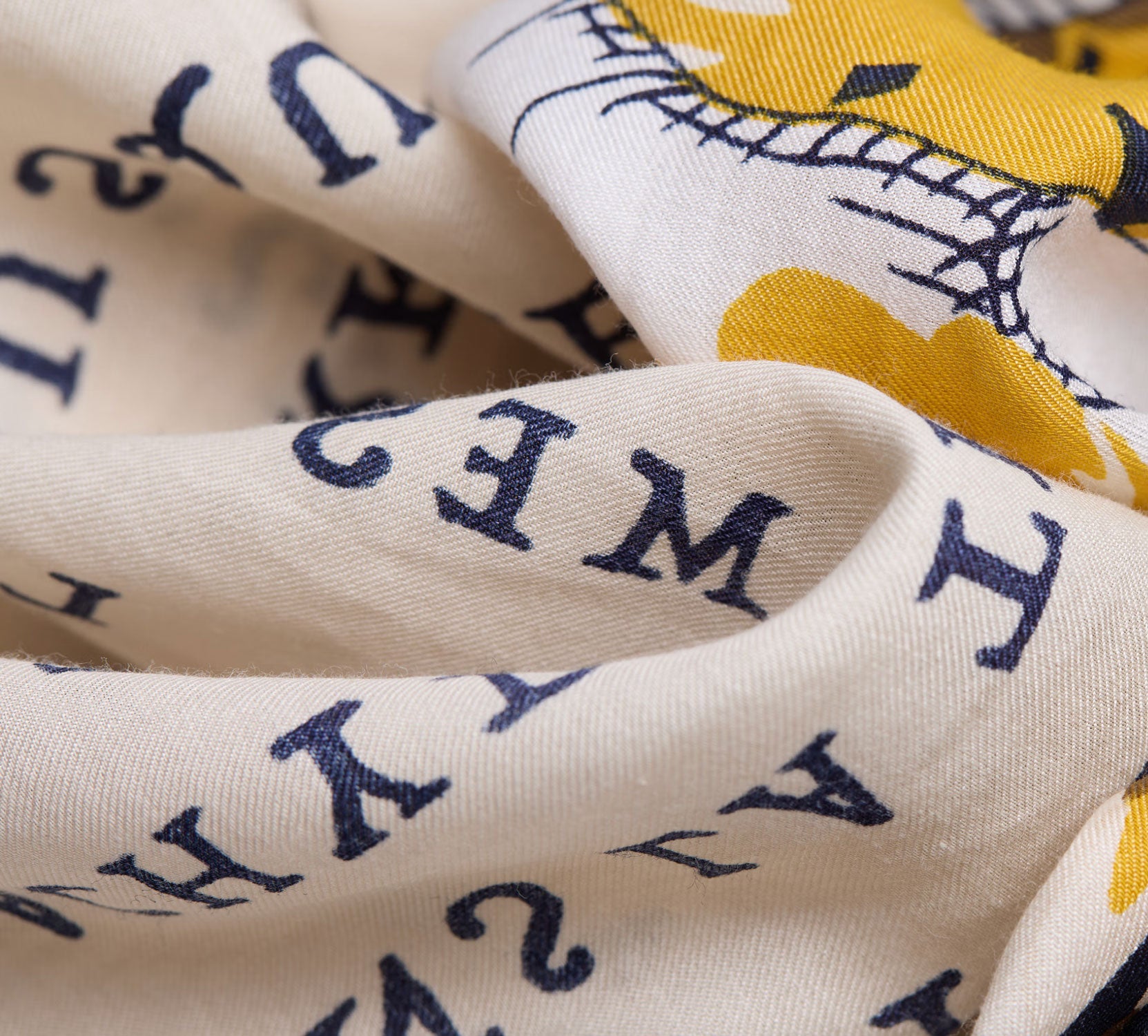 INOUI EDITIONS - Bestiare 100 Scarf in Yellow