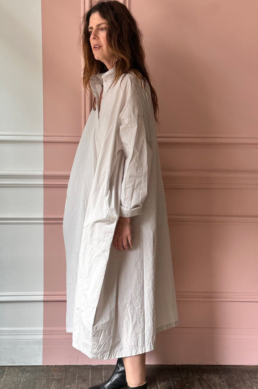 MANUELLE GUIBAL - Big Dress Babe in IDROFIX