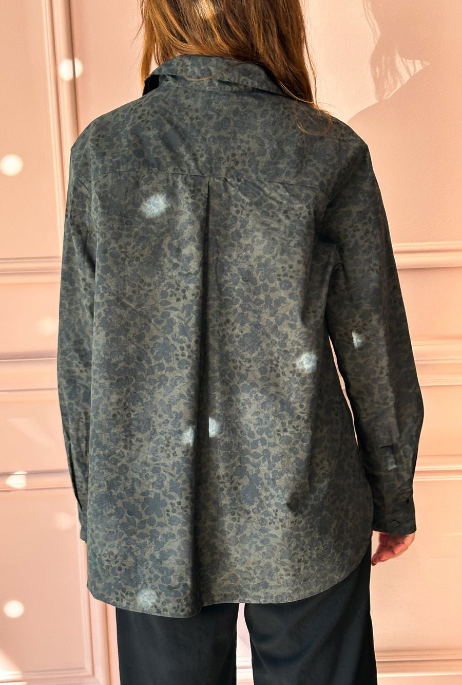 BERGFABEL - Loose Tyrol Shirt in Dark Flower