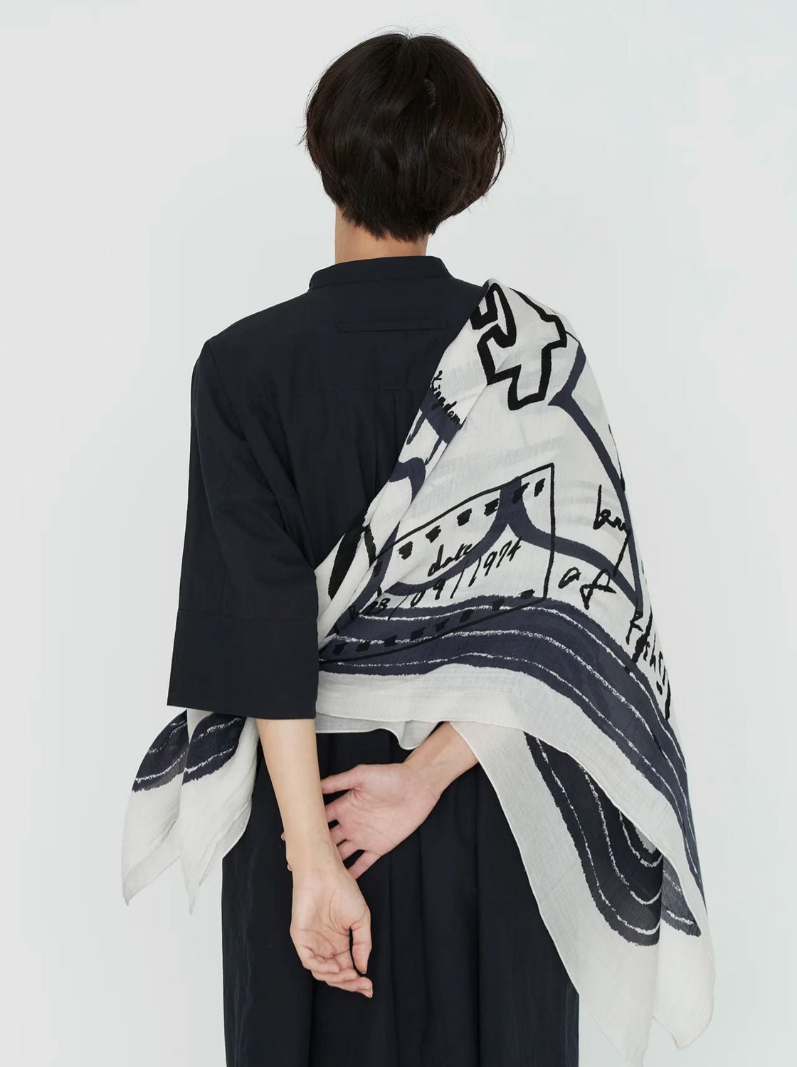 MANIPURI - Inversion Fish Scarf in Off White