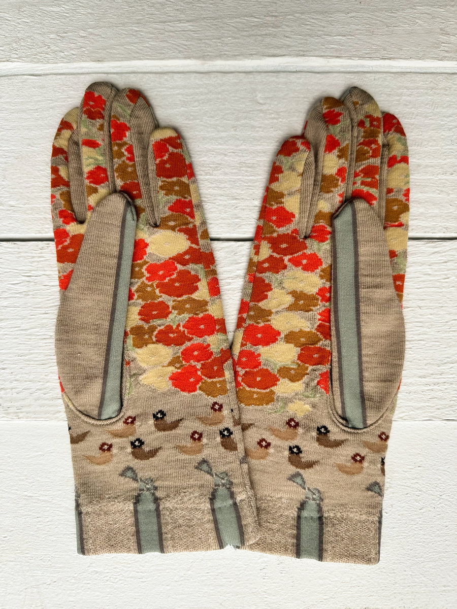 ANTIPAST -  Floral Knit Gloves in Beige
