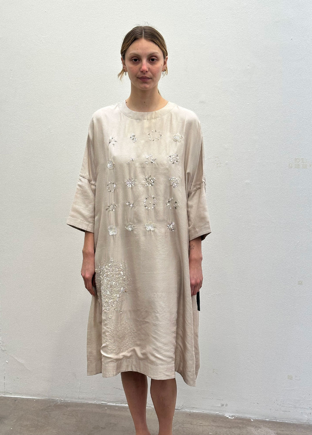 AODRESS - Hapi Dress in Light Grey